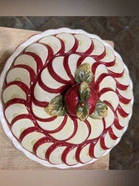 Kaldun & Bogle Hand painted Apple Ceramic Pie Dish